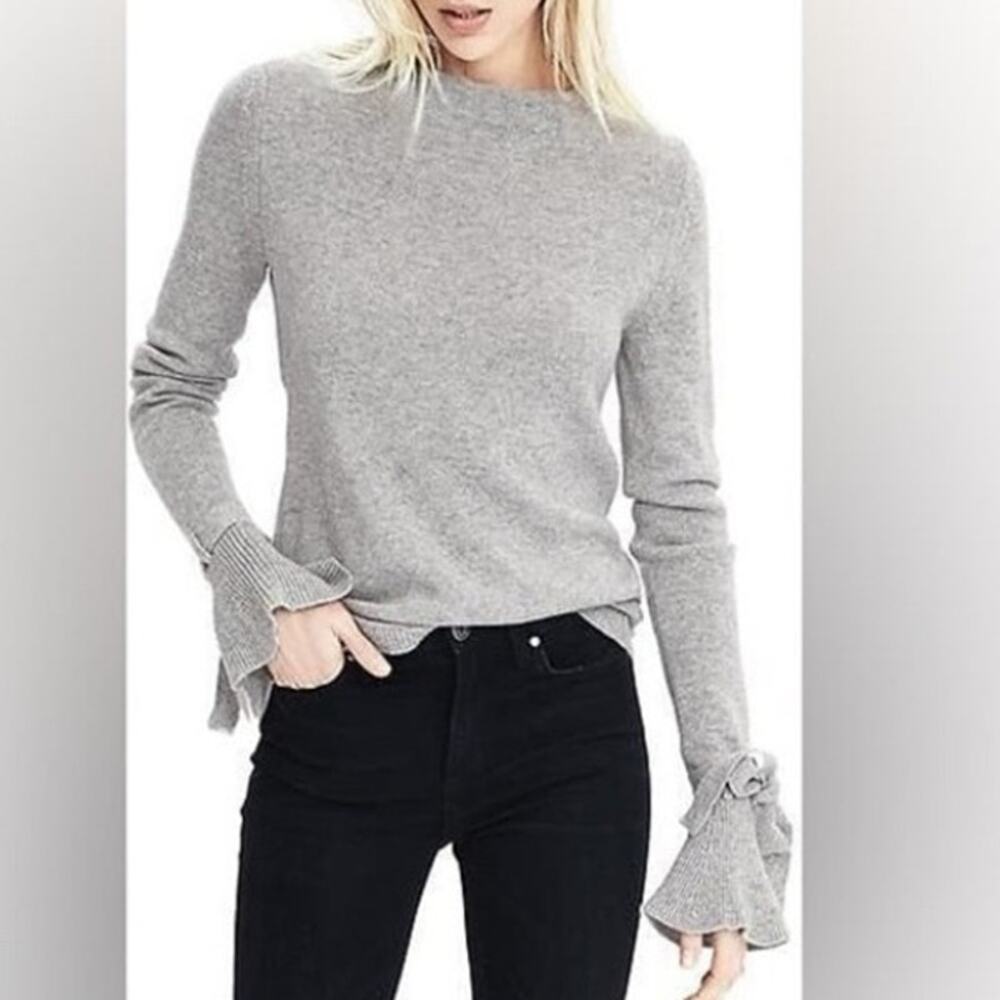 Banana Republic Women’s Medium Sweater Filpucco Merino Wool Pullover Bow Cuff